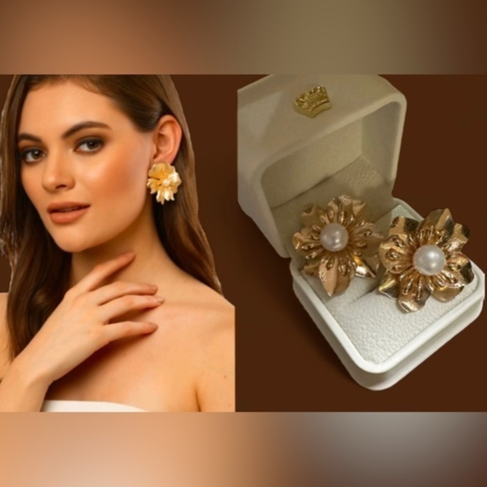 Revolve Stunning pearl flower gold plated studs flower earrings